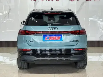 2023 Audi Q5 e-tron с пробегом 10 000 км