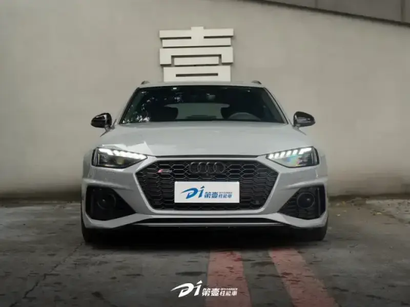2021 Audi RS 4 с пробегом 70 000 км