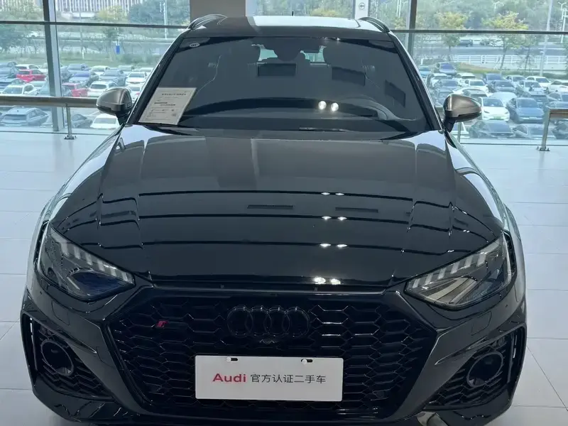 2023 Audi RS 4 с пробегом 13 800 км