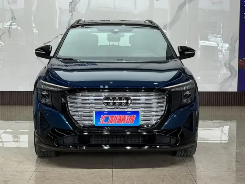 2023 Audi Q5 e-tron с пробегом 10 000 км