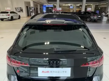 2023 Audi RS 4 с пробегом 13 800 км