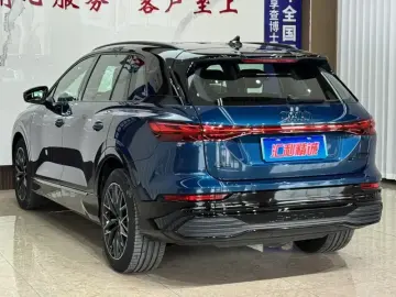 2023 Audi Q5 e-tron с пробегом 10 000 км