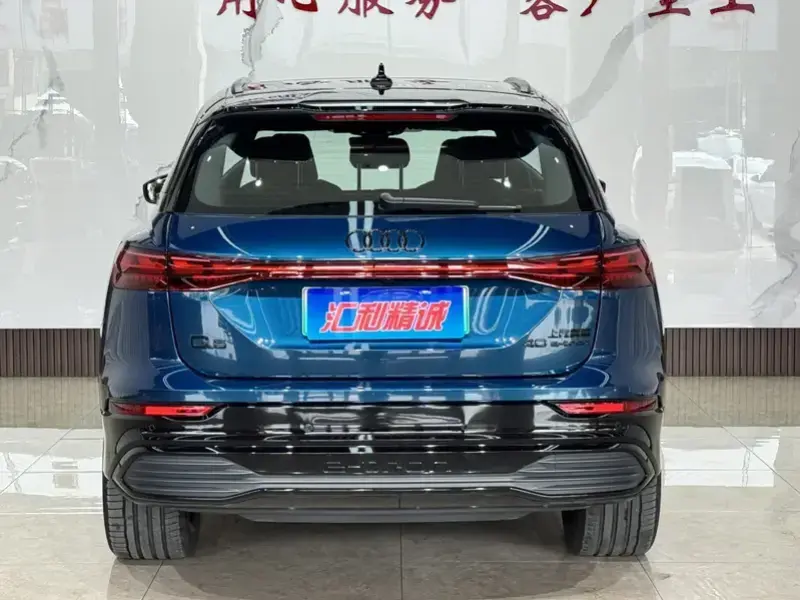 2023 Audi Q5 e-tron с пробегом 10 000 км