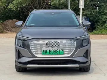 2022 Audi Q5 e-tron с пробегом 42 000 км