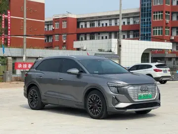 2022 Audi Q5 e-tron с пробегом 42 000 км