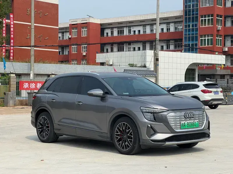 2022 Audi Q5 e-tron с пробегом 42 000 км