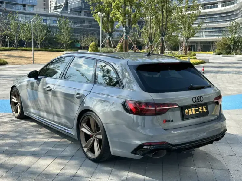 2021 Audi RS 4 с пробегом 60 000 км