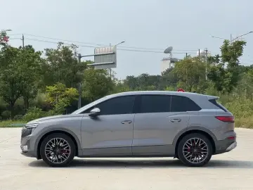 2022 Audi Q5 e-tron с пробегом 42 000 км