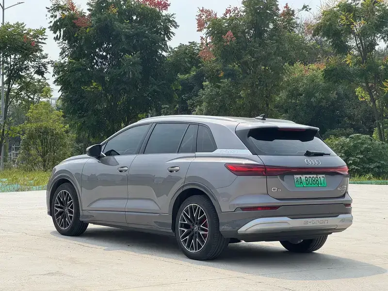 2022 Audi Q5 e-tron с пробегом 42 000 км