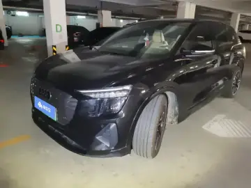 2023 Audi Q5 e-tron с пробегом 42 000 км