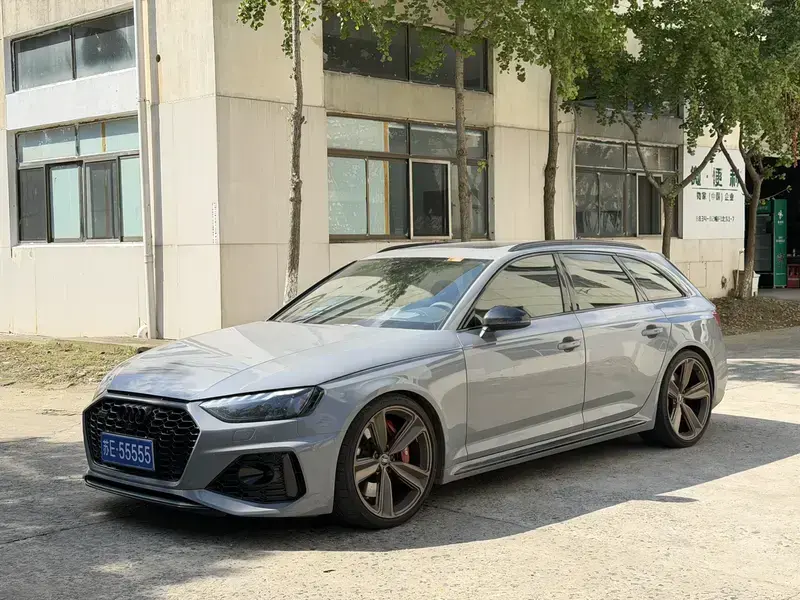 2021 Audi RS 4 с пробегом 60 000 км