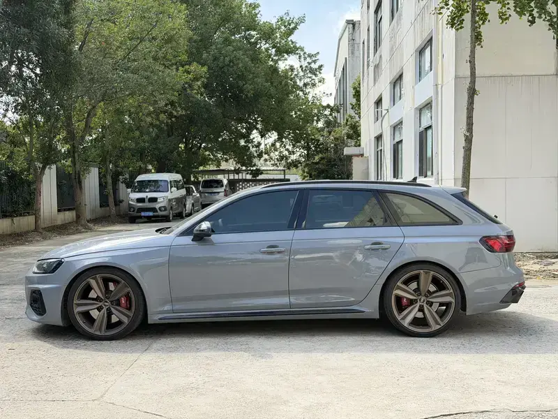 2021 Audi RS 4 с пробегом 60 000 км