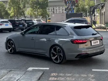 2022 Audi RS 4 с пробегом 83 000 км