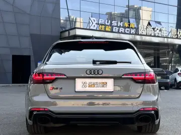 2022 Audi RS 4 с пробегом 83 000 км