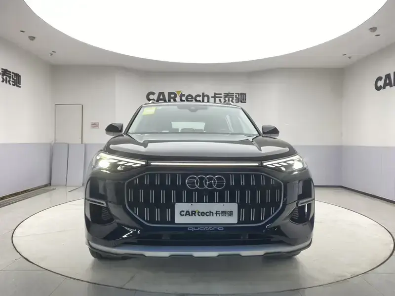 2025 Audi Q6 с пробегом 1 000 км