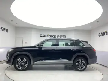 2025 Audi Q6 с пробегом 1 000 км
