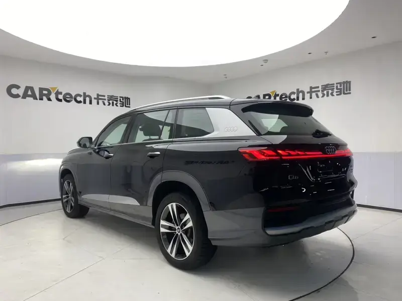 2025 Audi Q6 с пробегом 1 000 км