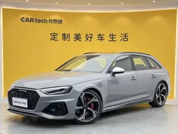 2023 Audi RS 4 с пробегом 18 000 км