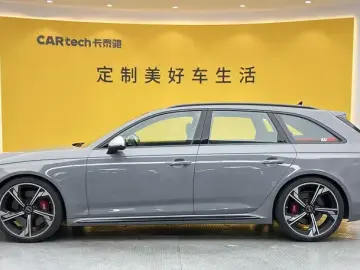 2023 Audi RS 4 с пробегом 18 000 км