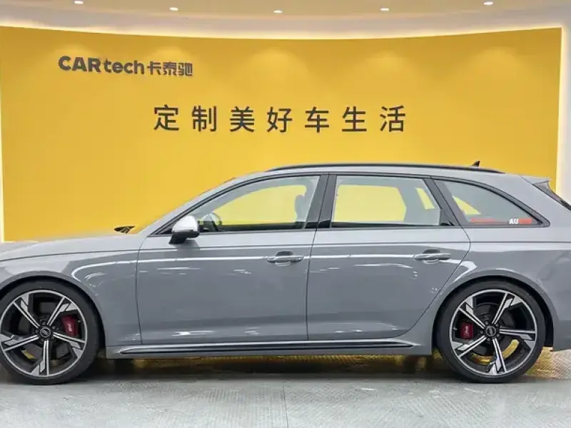 2023 Audi RS 4 с пробегом 18 000 км