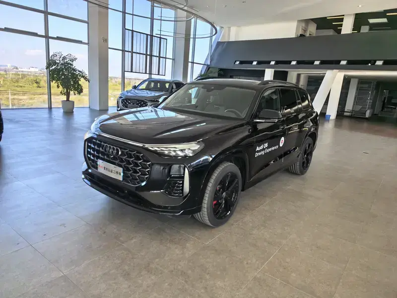 2024 Audi Q6 с пробегом 600 км