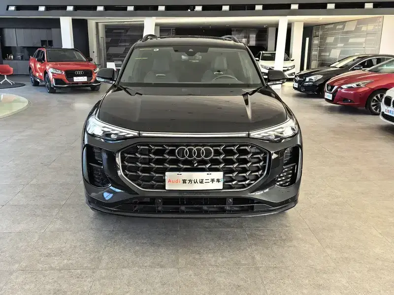 2024 Audi Q6 с пробегом 600 км