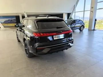 2024 Audi Q6 с пробегом 600 км