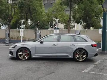 2023 Audi RS 4 с пробегом 49 000 км