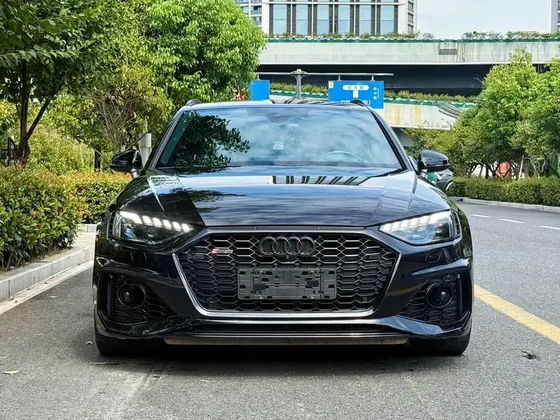 2024 Audi RS 4 с пробегом 17 000 км