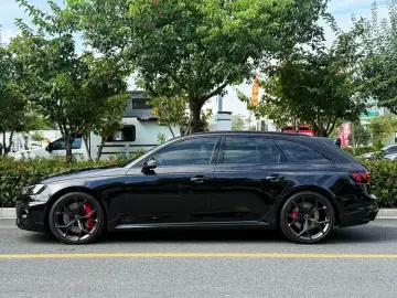 2024 Audi RS 4 с пробегом 17 000 км