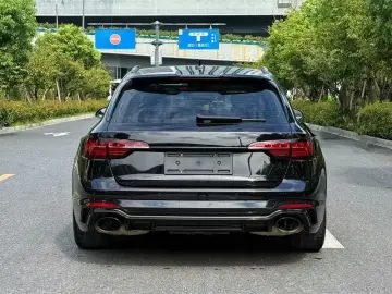 2024 Audi RS 4 с пробегом 17 000 км