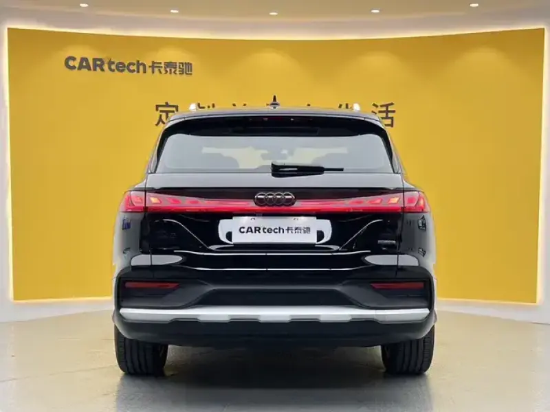 2025 Audi Q6 с пробегом 26 000 км