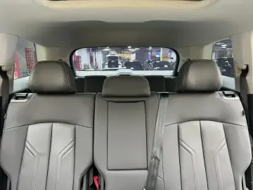 2025 Audi Q6 с пробегом 26 000 км