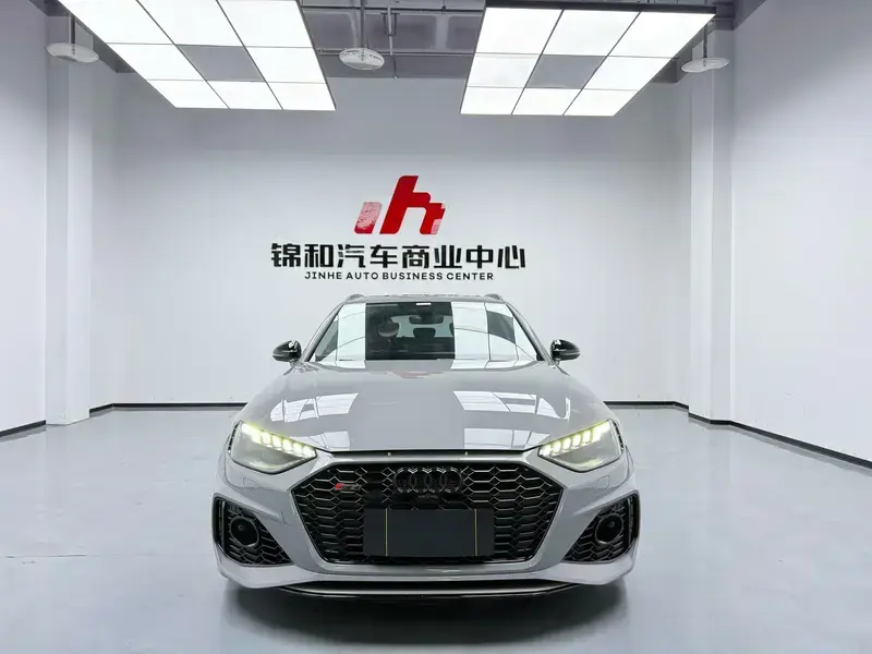 2022 Audi RS 4 с пробегом 50 000 км