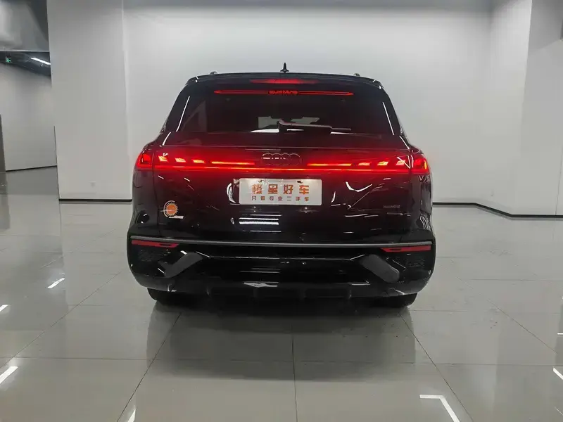 2024 Audi Q6 с пробегом 1 600 км