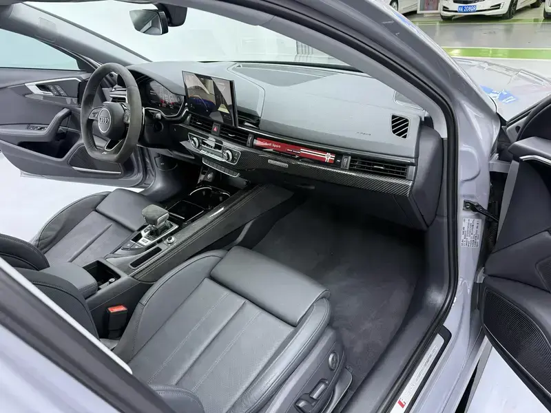 2022 Audi RS 4 с пробегом 50 000 км