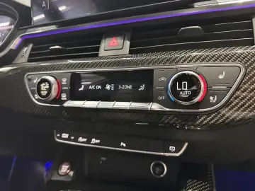 2021 Audi RS 4 с пробегом 73 000 км