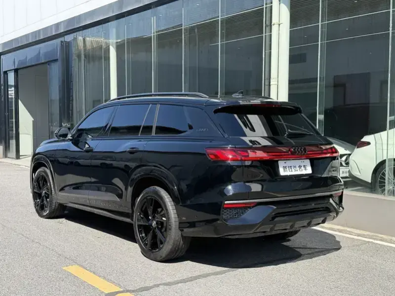 2023 Audi Q6 с пробегом 15 000 км