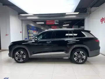 2024 Audi Q6 с пробегом 7 700 км
