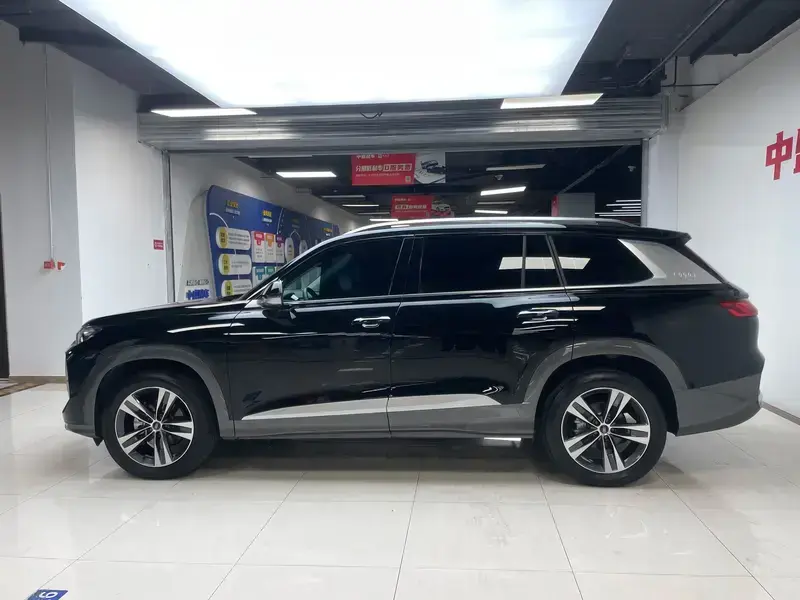 2024 Audi Q6 с пробегом 7 700 км
