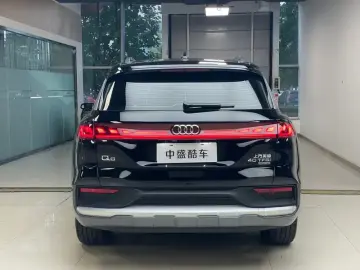 2024 Audi Q6 с пробегом 7 700 км