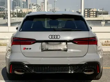 2024 Audi RS 6 с пробегом 20 000 км