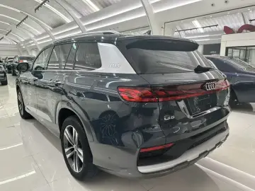 2023 Audi Q6 с пробегом 7 400 км