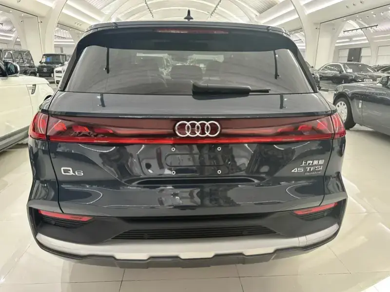 2023 Audi Q6 с пробегом 7 400 км