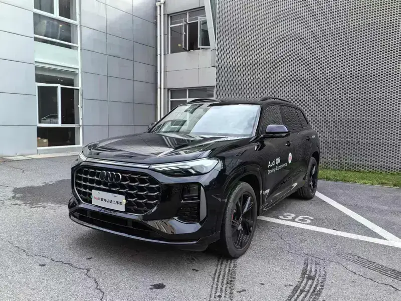 2024 Audi Q6 с пробегом 6 100 км