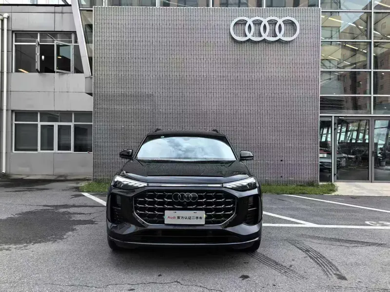 2024 Audi Q6 с пробегом 6 100 км