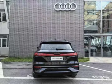 2024 Audi Q6 с пробегом 6 100 км