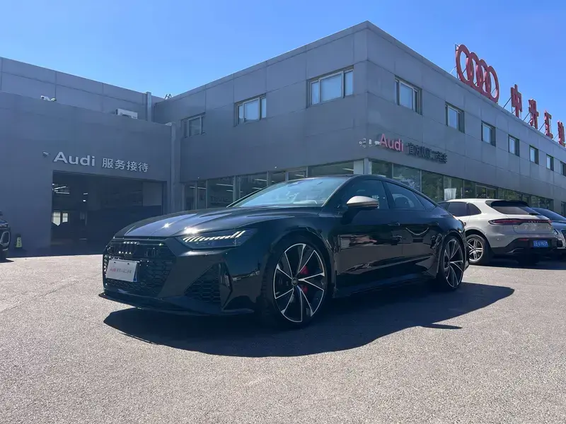 2025 Audi RS 7 с пробегом 2 000 км