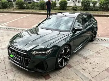 2022 Audi RS 6 с пробегом 10 000 км