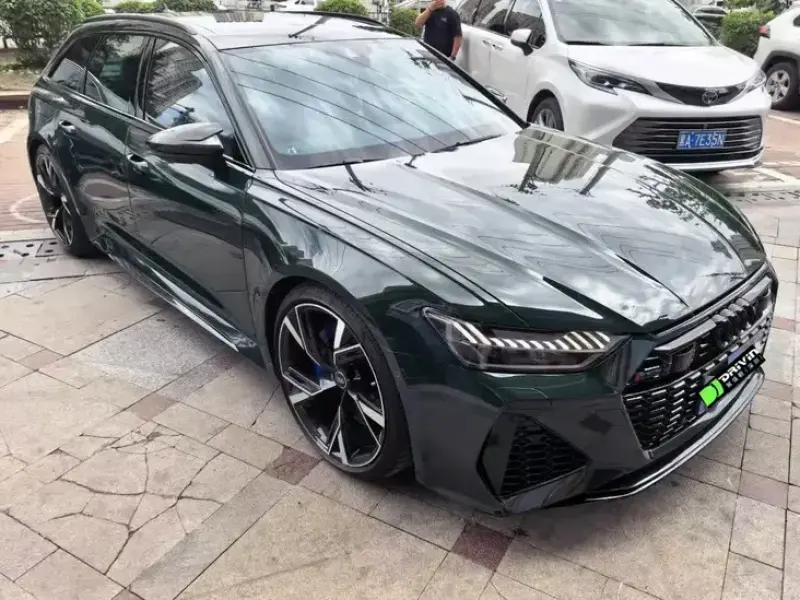 2022 Audi RS 6 с пробегом 10 000 км